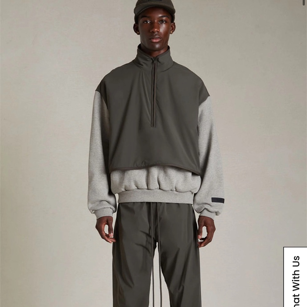 FEAR OF GOD ESSENTIALS Dark Heather Oatmeal Ink Nylon Fleece Mock Neck